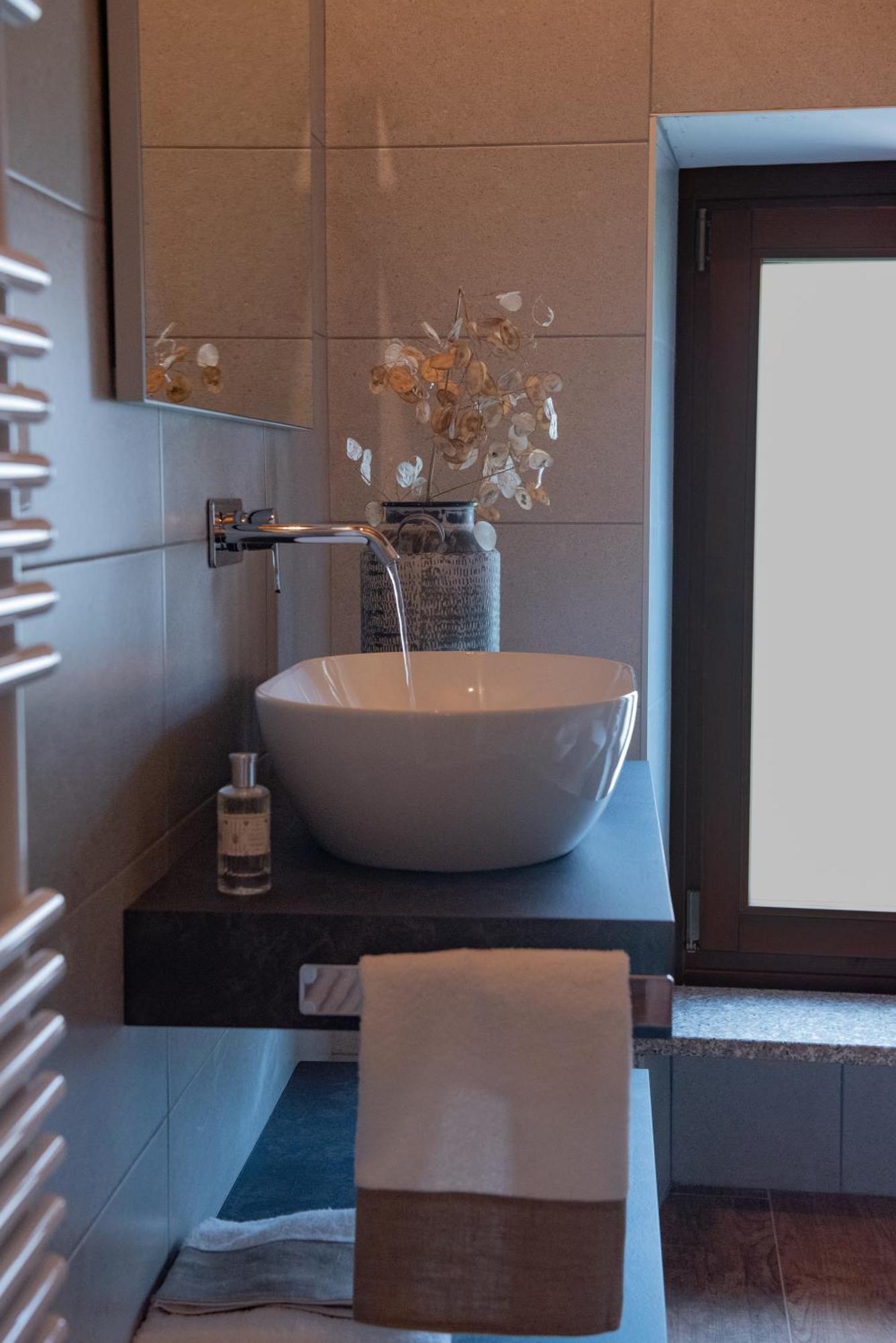 Byvigin Hotel Magliano Alfieri Екстериор снимка