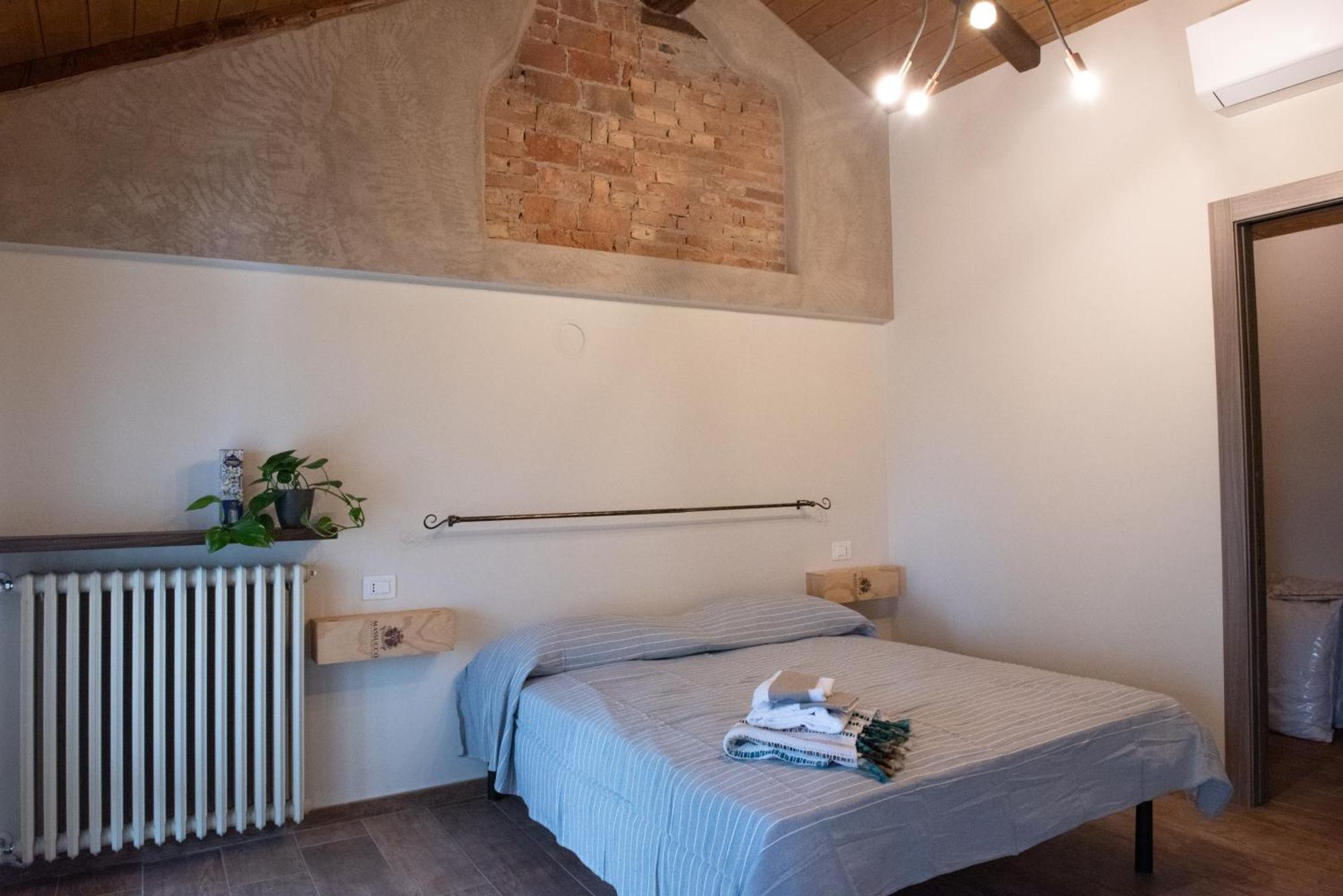 Byvigin Hotel Magliano Alfieri Екстериор снимка