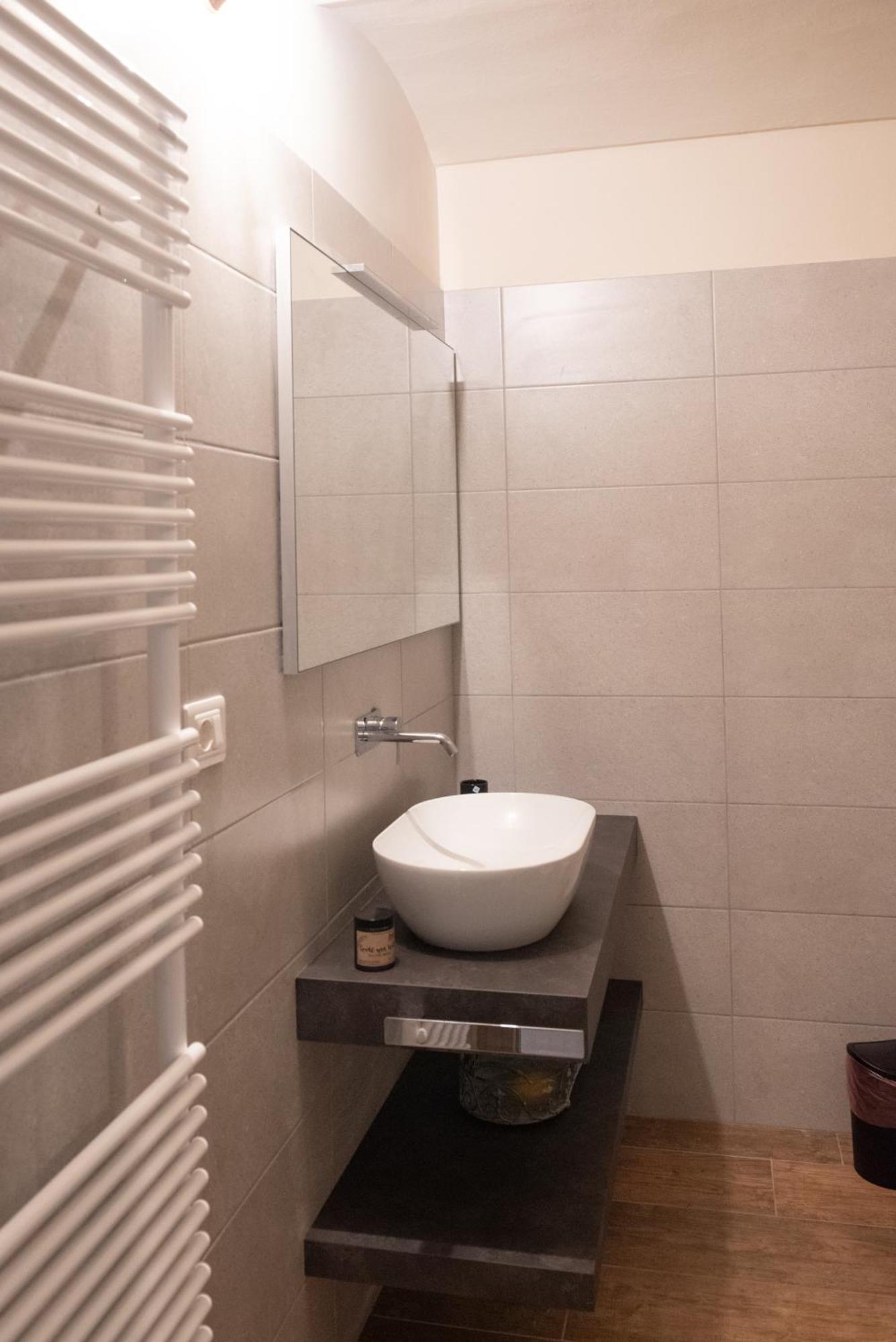 Byvigin Hotel Magliano Alfieri Екстериор снимка