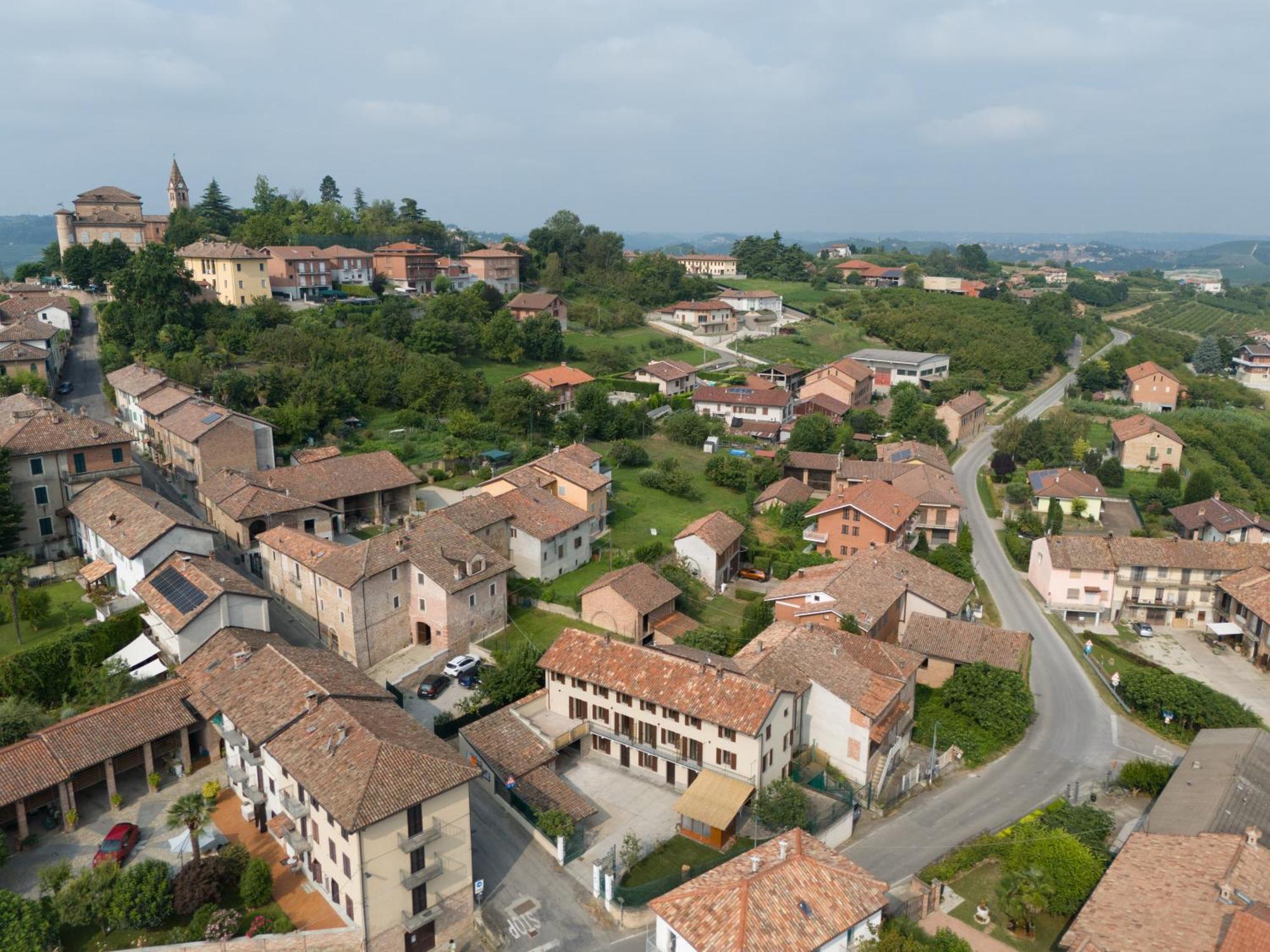 Byvigin Hotel Magliano Alfieri Екстериор снимка